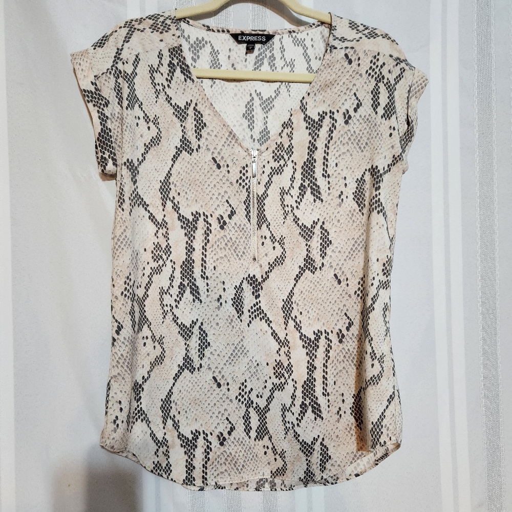 EXPRESS SNAKE PRINT V-NECK SHORT SLEEVE TOP SIZE SP